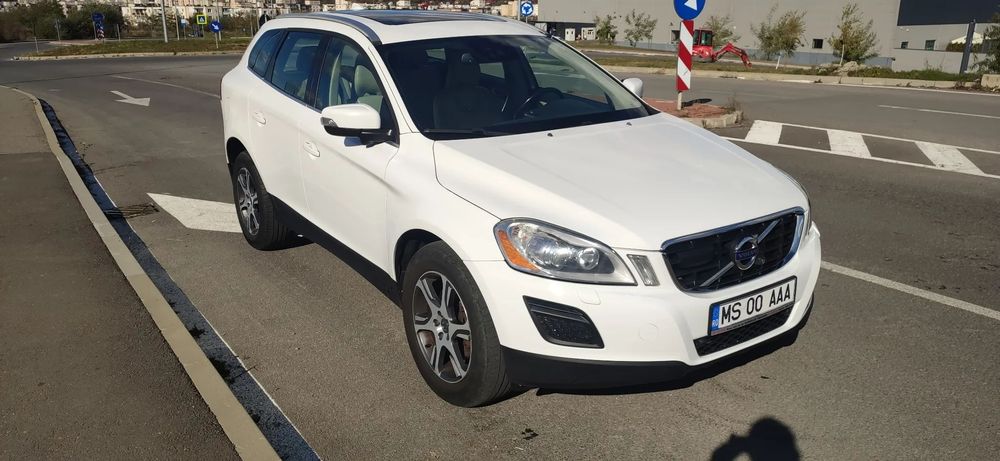 Volvo XC 60 Echipare FULL-FULL cu CAMERA FATA si SIROCOU (incalzire auxiliara)
