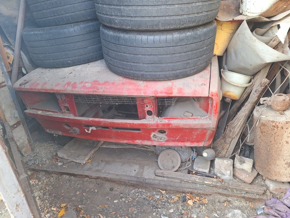 Продам ваз 2105 92год в разобранном виде не гнилая