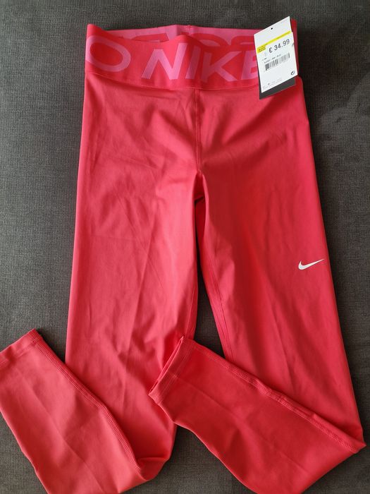 Дамски клин Nike Pro НОВ!