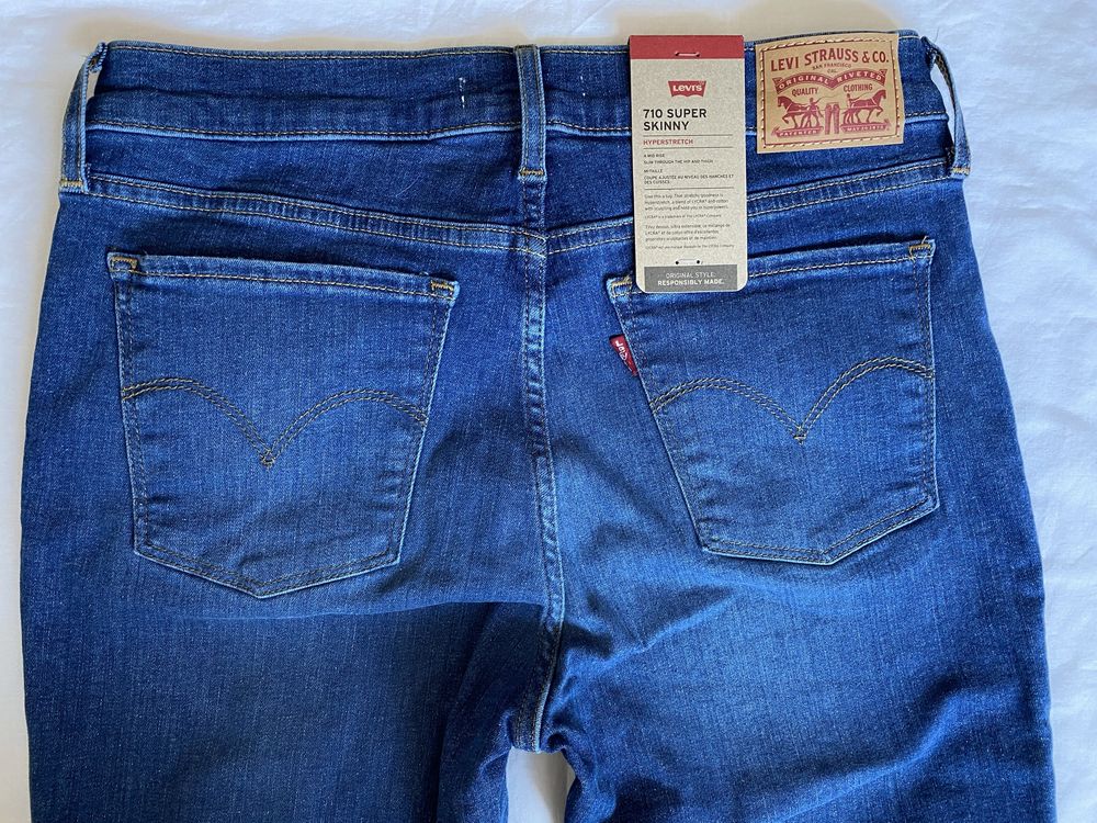 Blugi dama skinny si evazati Levis,marime 30/32 si 31/32