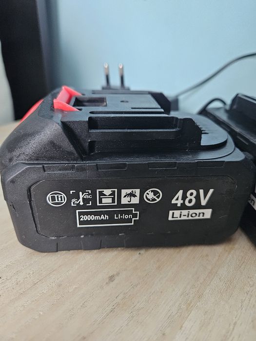 Acumulatori + încărcător