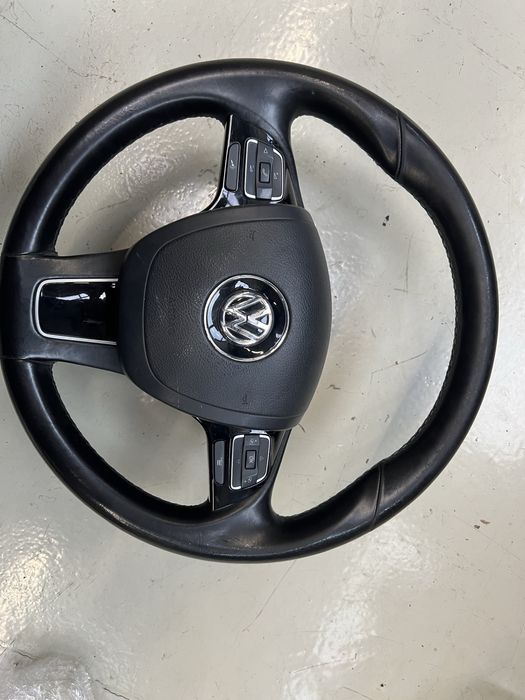 Vw Touareg 7P волан с аербег/airbag