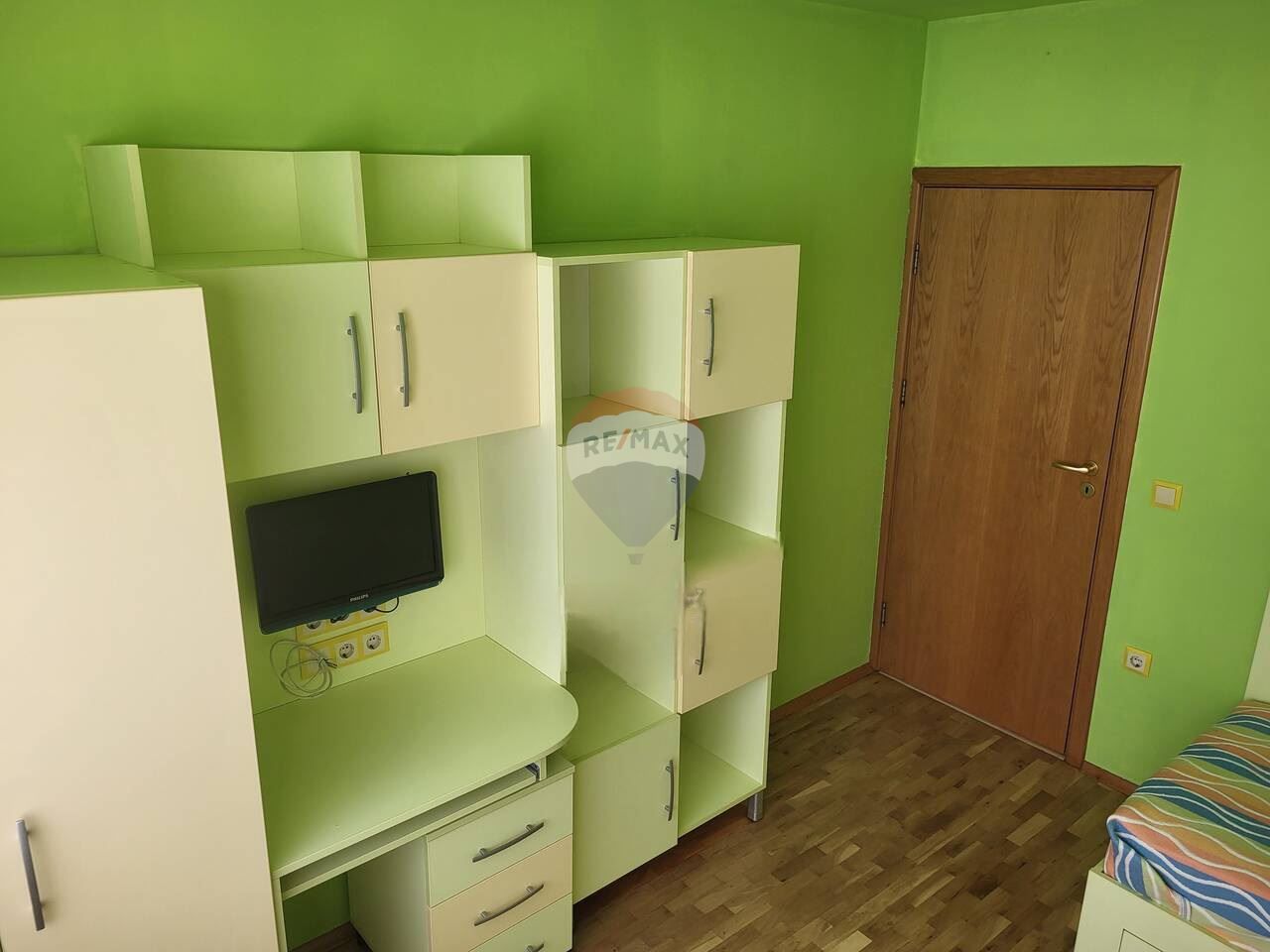 Тристаен апартамент под наем, Цветен кв.,гр.Варна ДВ 3997