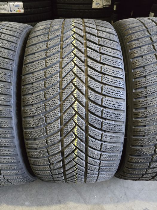 255/35/19 BRIDGESTONE 4бр
