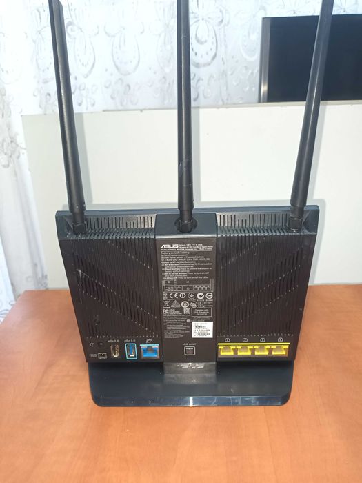 Asus RT-AC68U Dual-band Wireless-AC1900 Gigabit Router USB 3.0