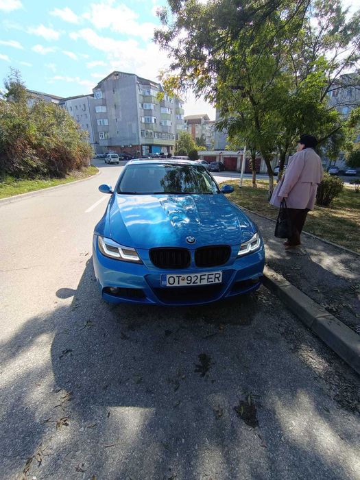 Vand sau schimb BMW E90 320 D din 2007