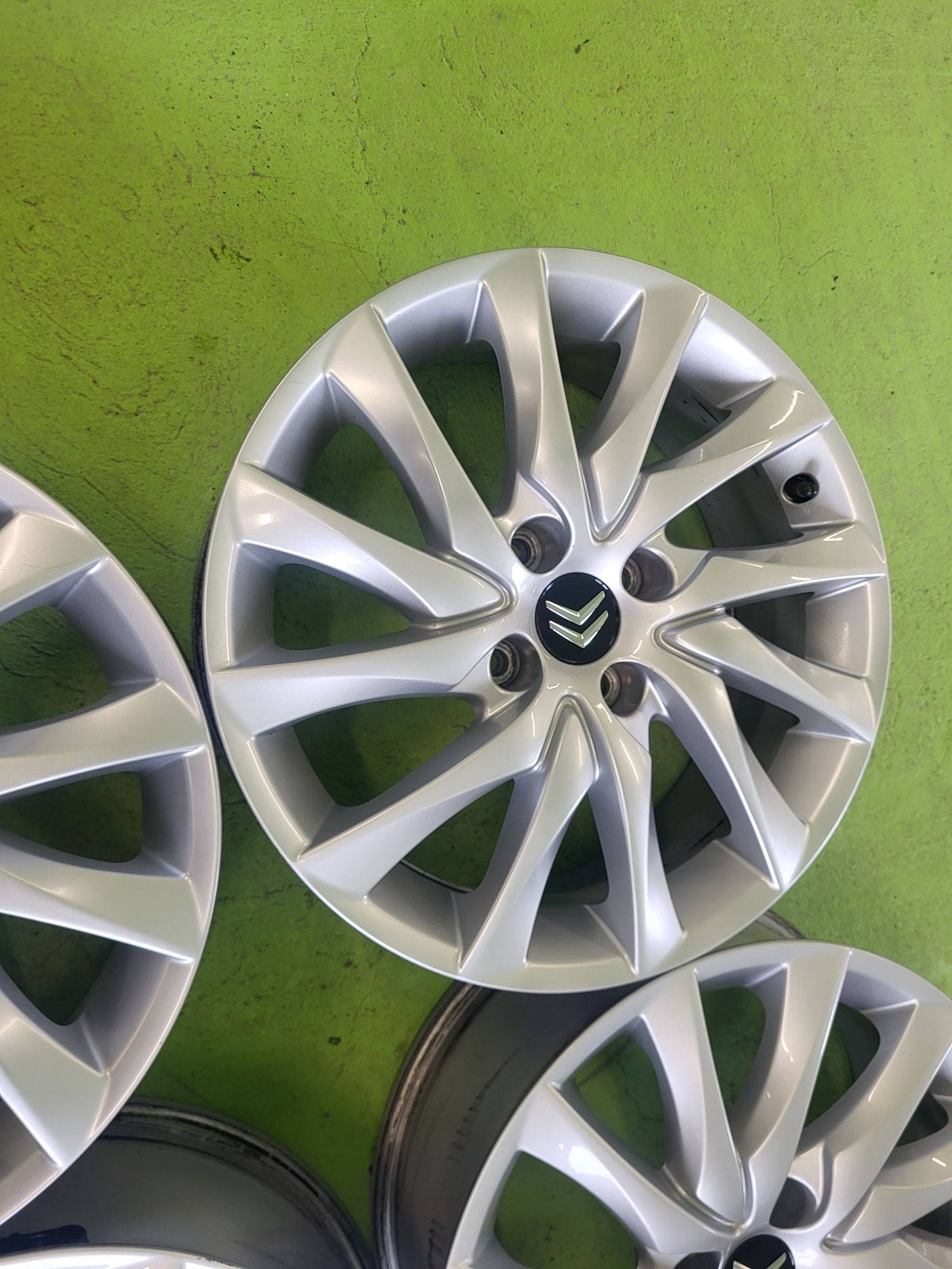 17 4x108 Citroën Peugeot лети джанти 4х108