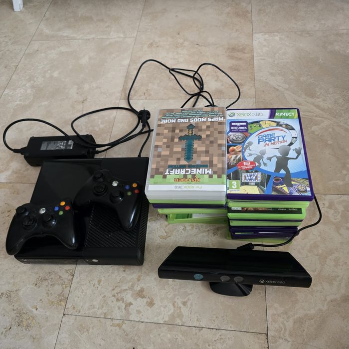Xbox 360 Kinect cu 2 controlere