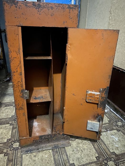 Сейф б/у напольный