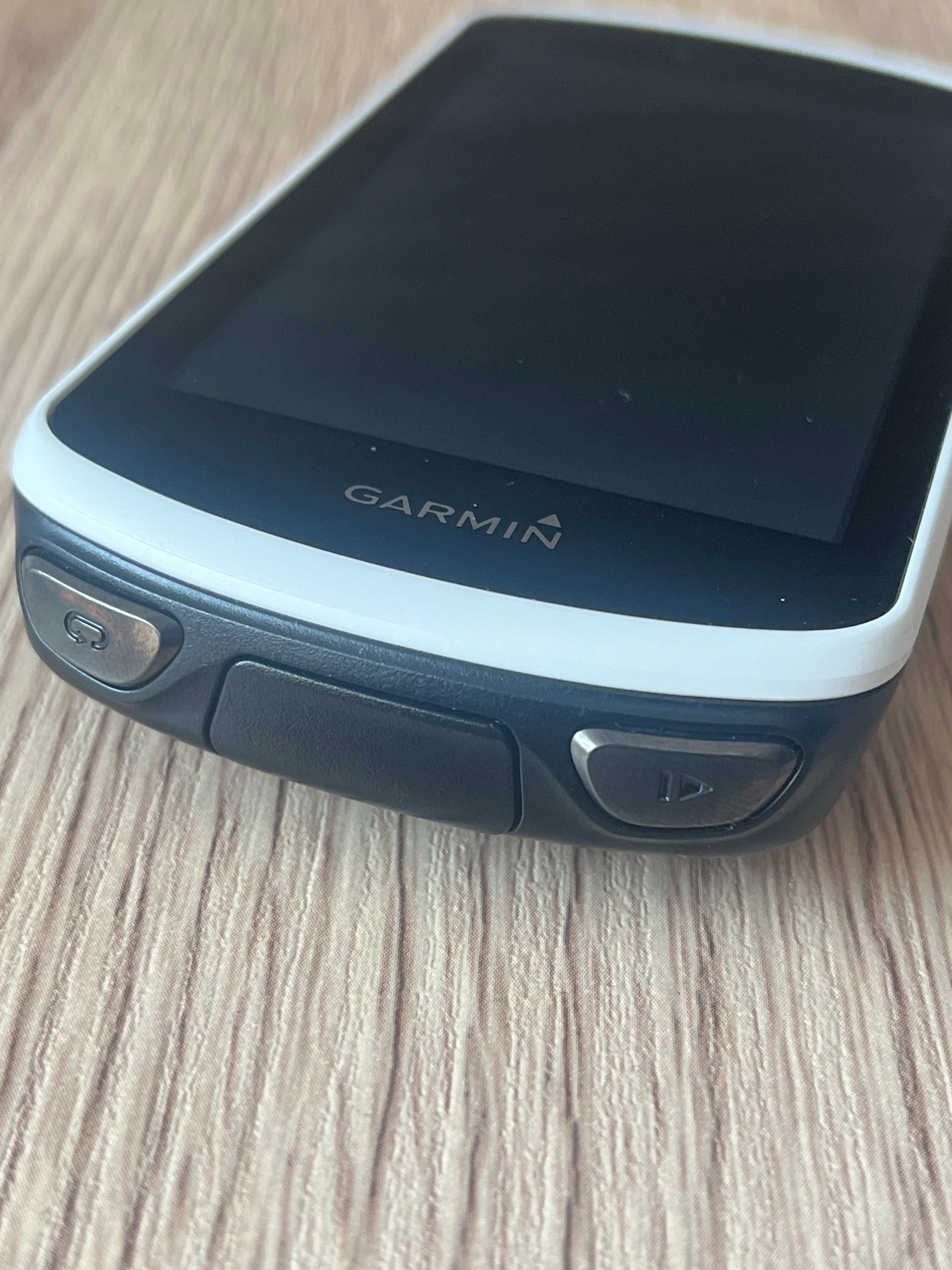Garmin Edge 1030 bundle велокомпютър