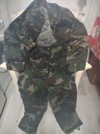 Costume camuflaj