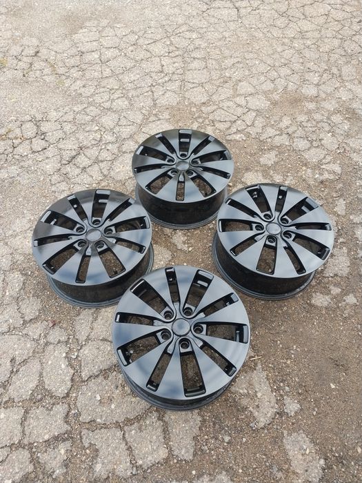 Диски R16. На Toyota camri. Разболтовка 5×114.3
