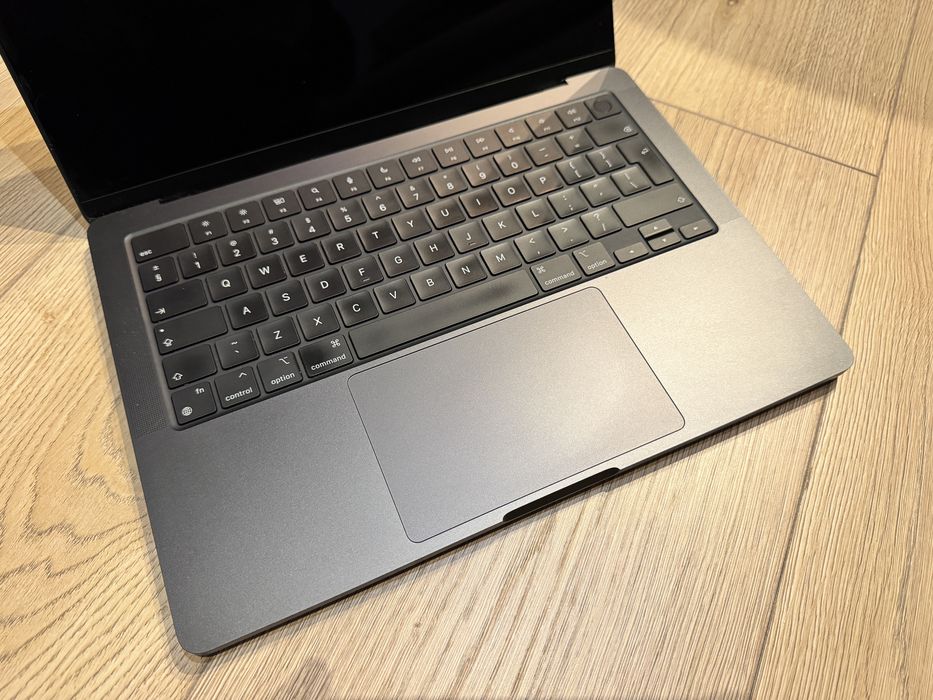 Macbook Pro M3 Pro - 14 inch, 18 GB RAM, 1 TB SSD - stare impecabila