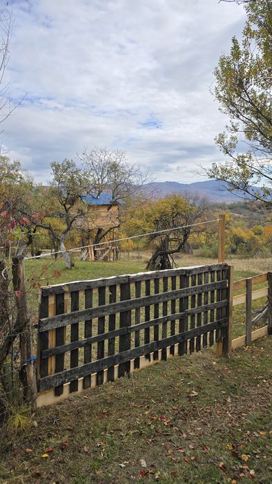 Vând teren extravilan, Nucșoara,  sat. Gruiu (Arges)