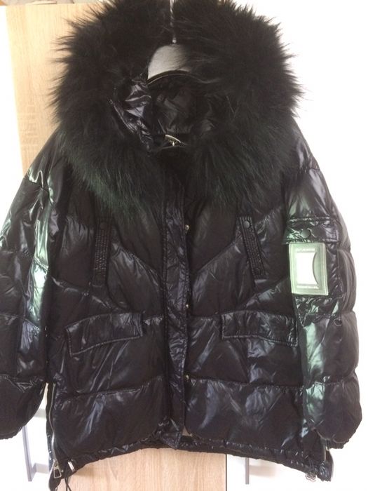 Теплая зимняя куртка и пальто