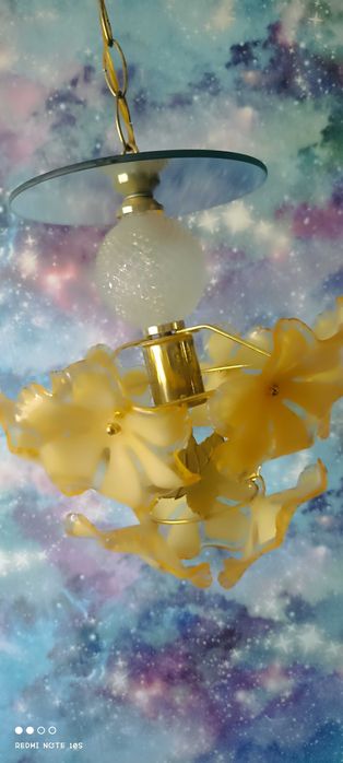 Продам люстру с зеркальным кругом