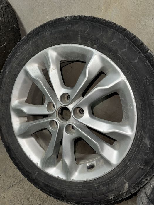 Титановый диска R17 от KIA в средным состоянии имеется датчик давление