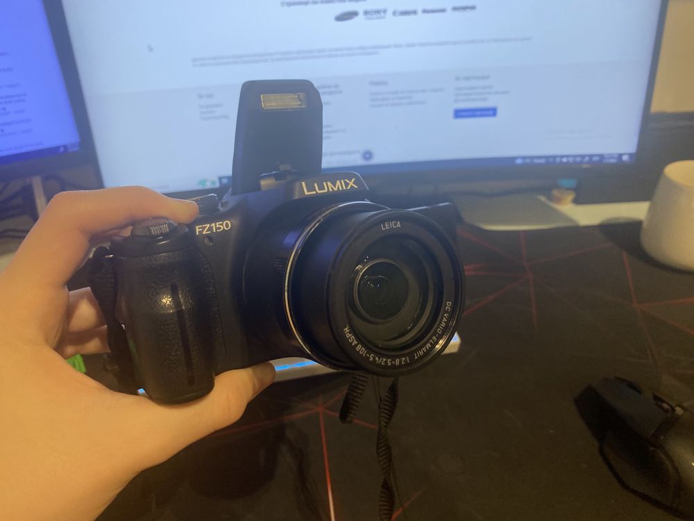 Професионална камера Панасоник Lumix FZ150