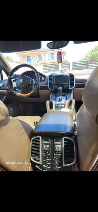 Porsche Cayenne GTS 2013