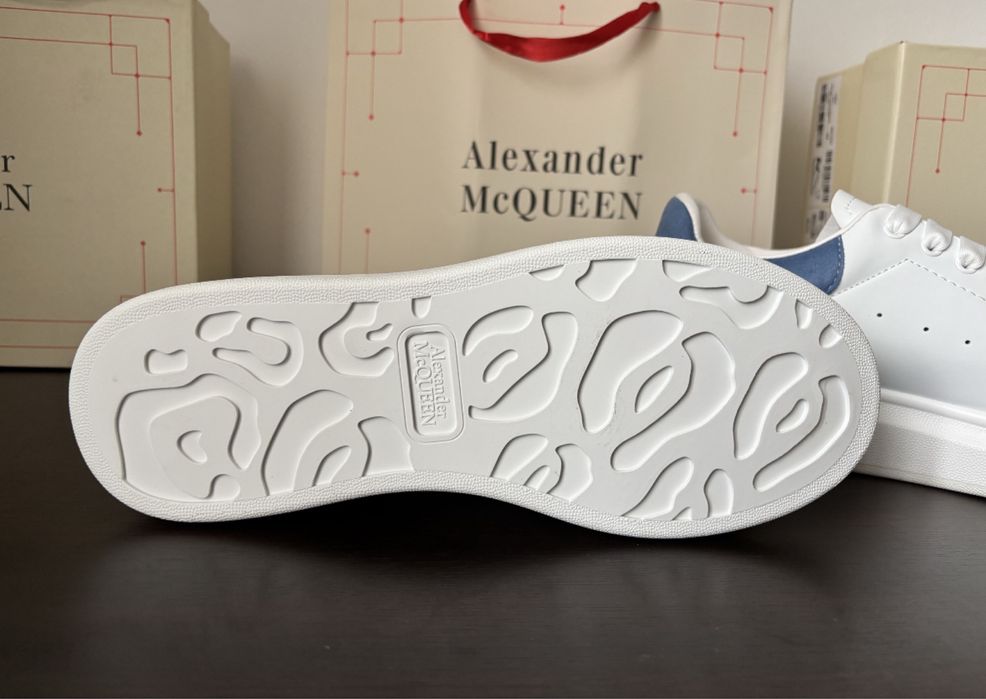 Sneakers Alexander McQueen Blue - Light Blue