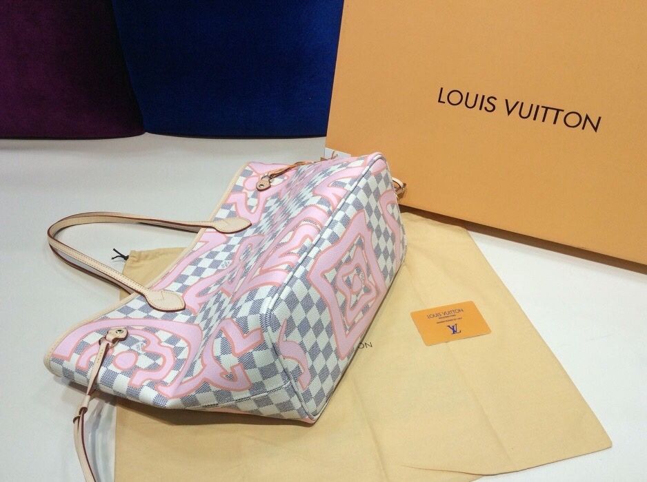 Geanta Louis Vuitton piele naturală/cod de autenticitate in interior