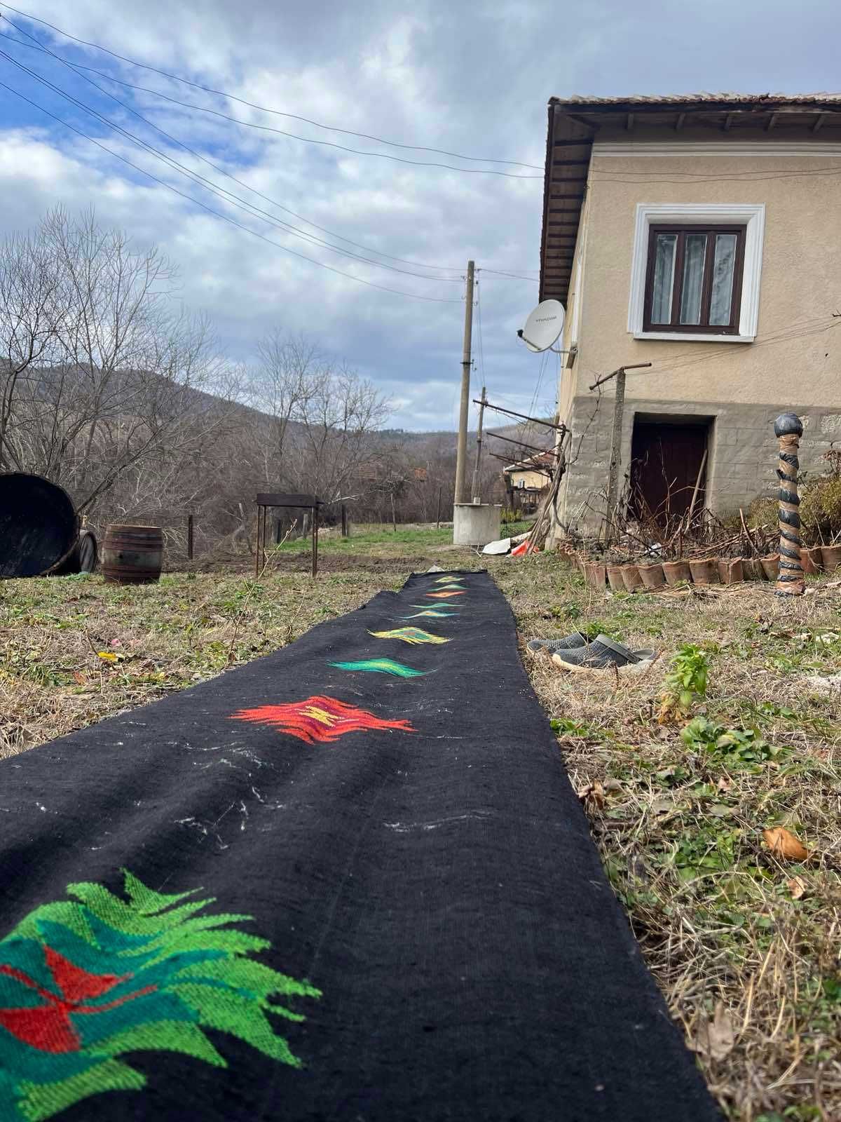Продавам уютна селска къща в планината