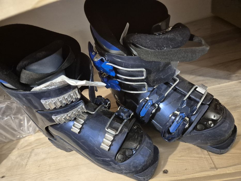 Clăpari copii aproape noi