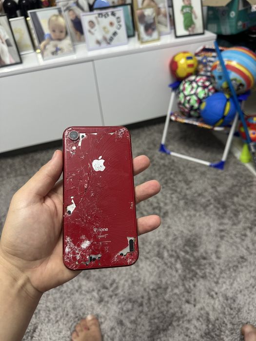 Vand iphone XR pentru piese