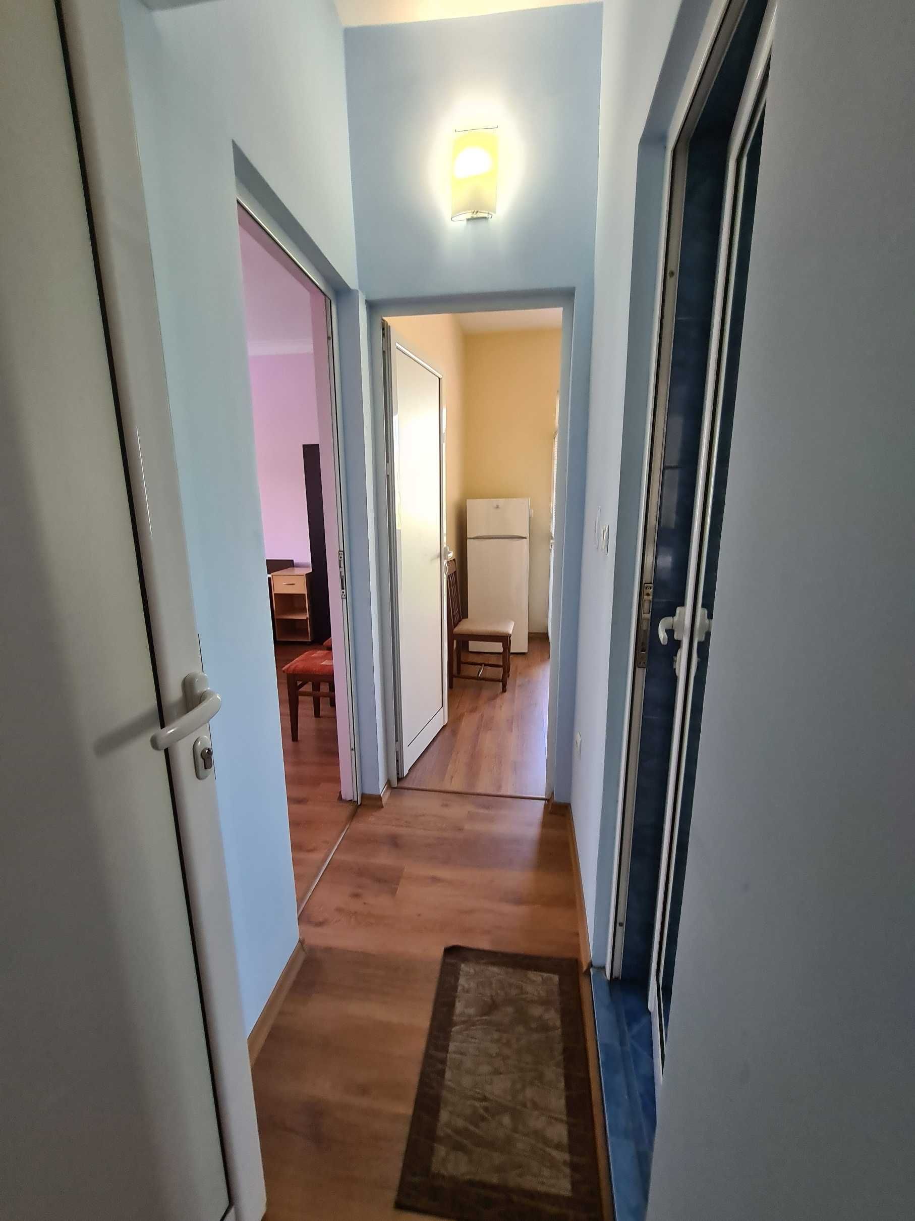 Продава тристаен Зона Б 19, обзаведен