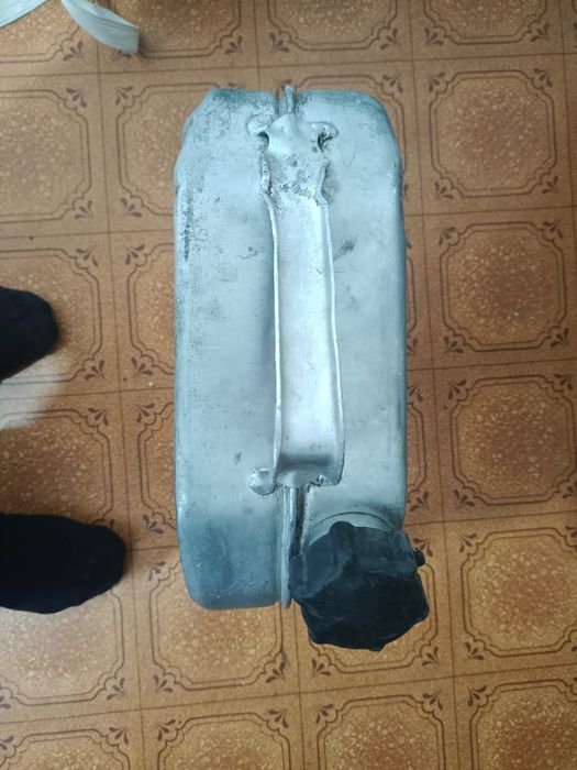 Продам канистра хорошее состояние