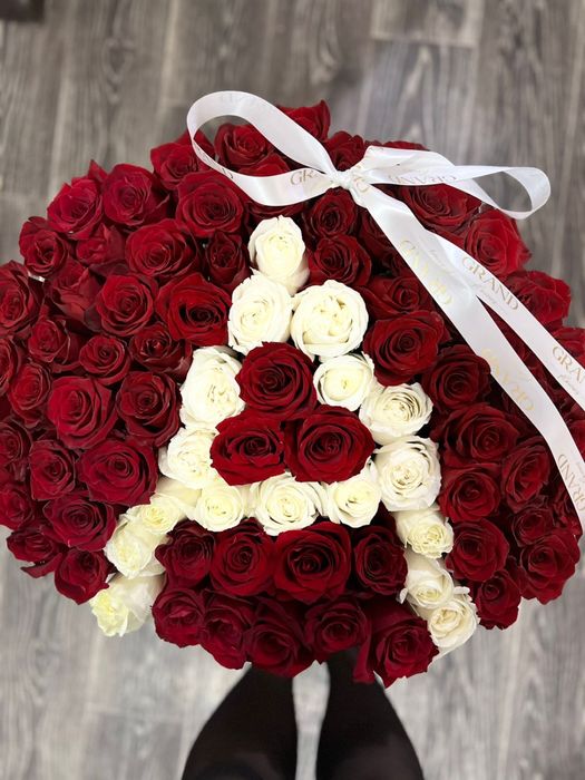 Продаю цветы 101 голландских роз