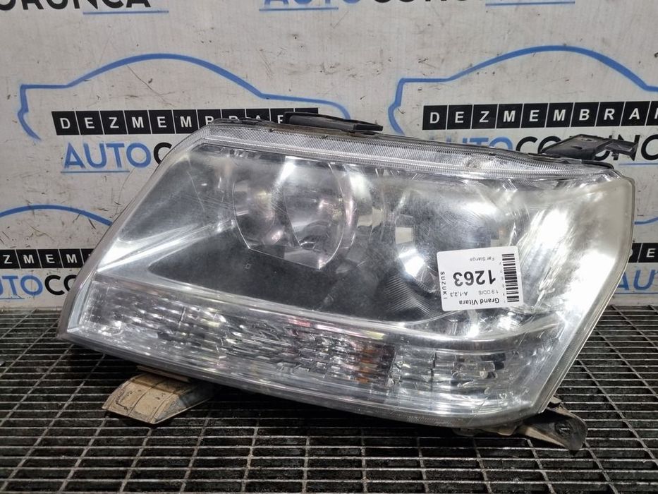 Far Stanga Suzuki Grand Vitara 2006 - 2012 SUV 4 Usi (1263) Cu lupă