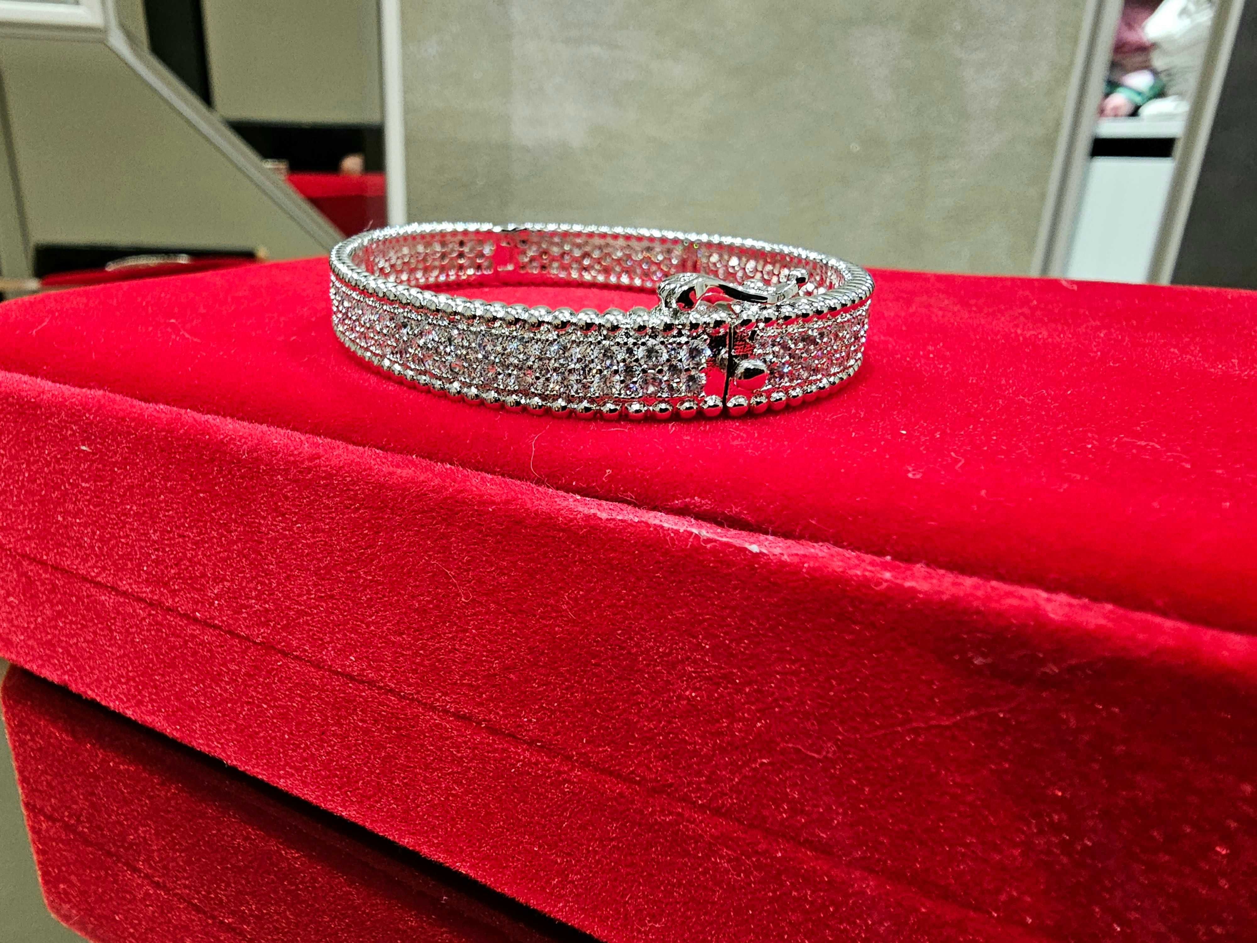 Van Cleef & Arpels VCA Silver 3 Rows Diamonds Perlée Дамска Гривна