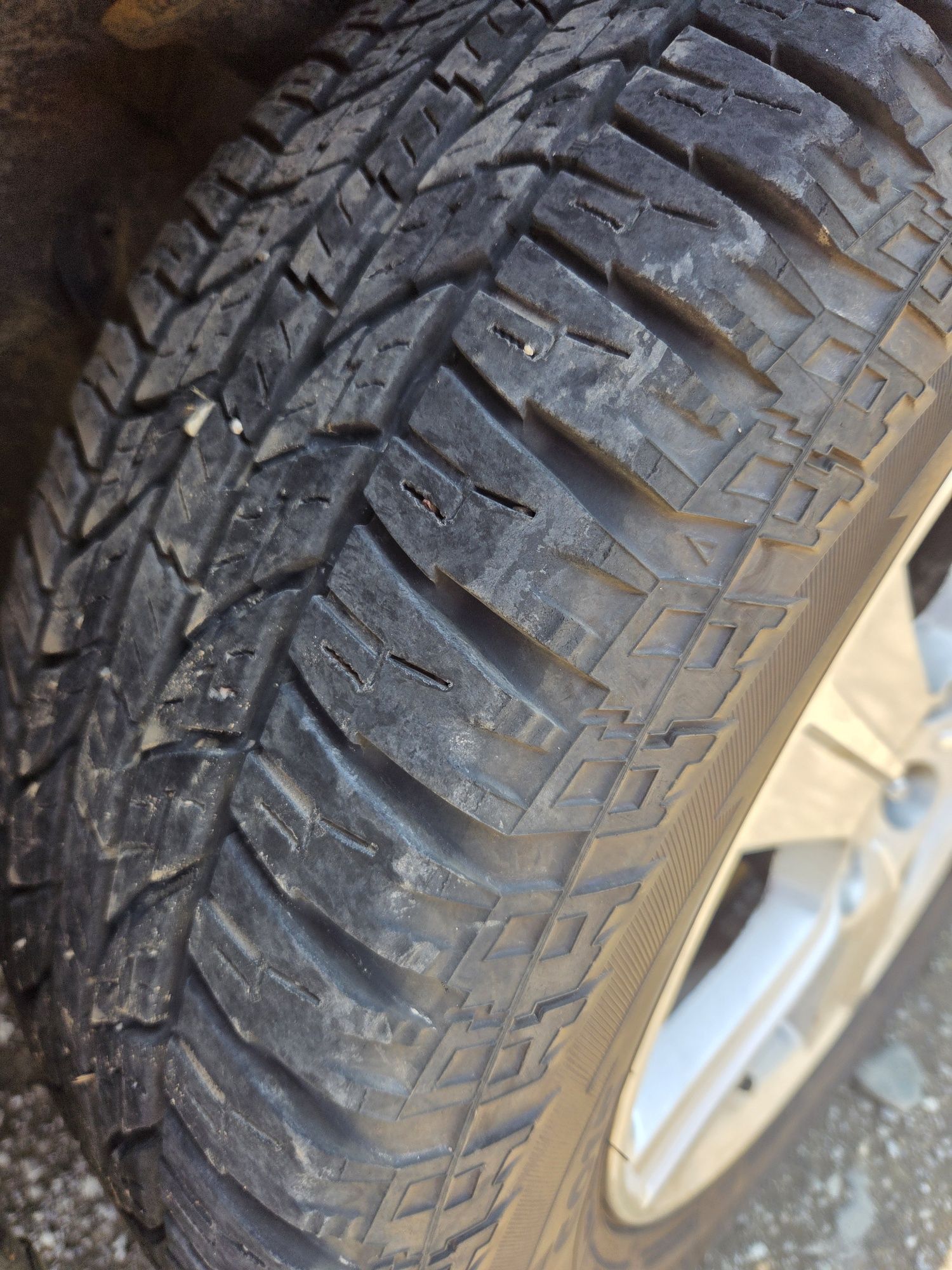 Нови гуми с джанти subaru 5х100 215/65/16