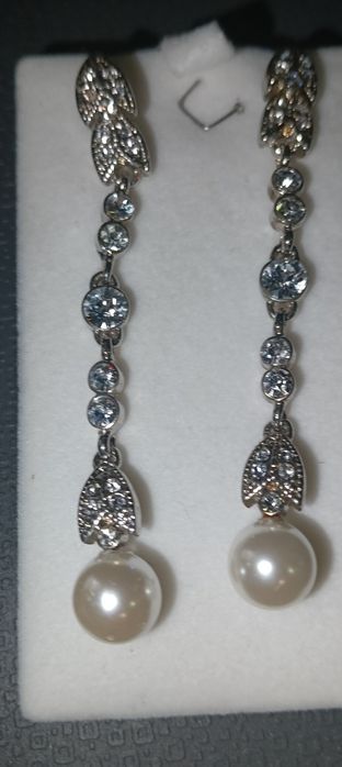 Cercei eleganți și rafinament