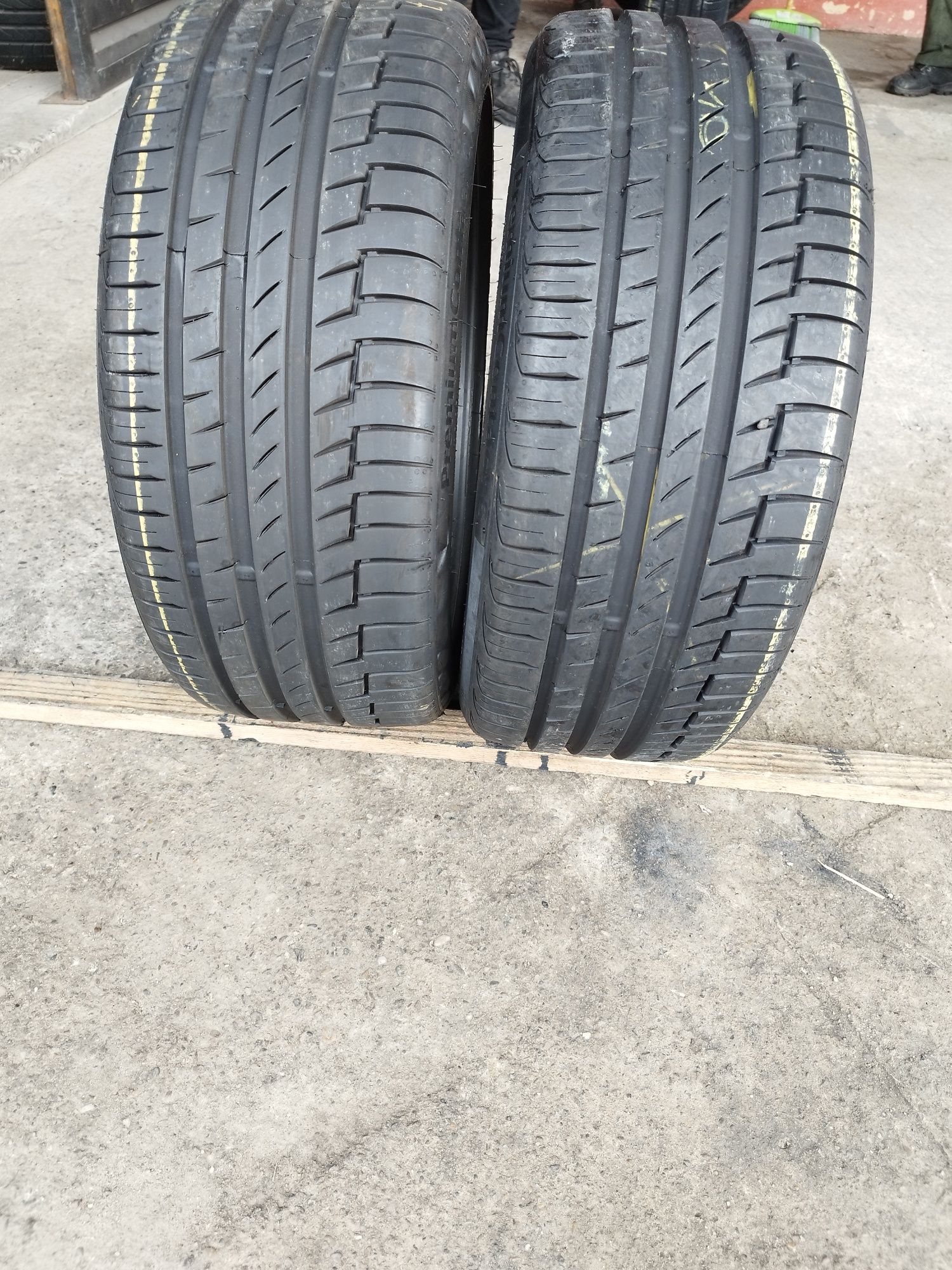 2 anvelope de vară ca noi Continental PremiumContact6 215/40/17 dot 20