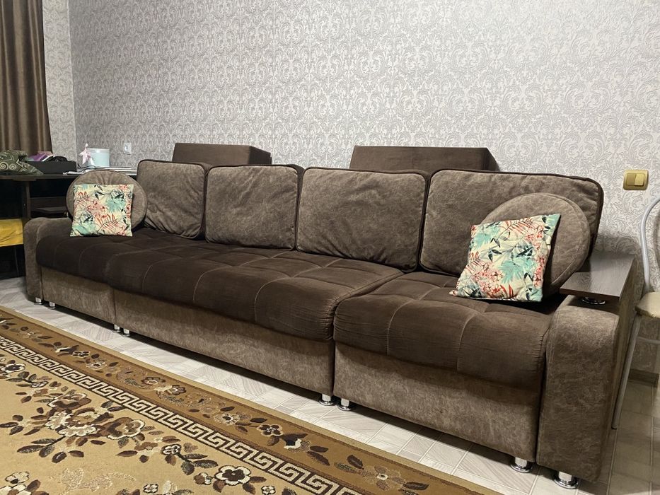 Продам диван в гостиную(срочно)