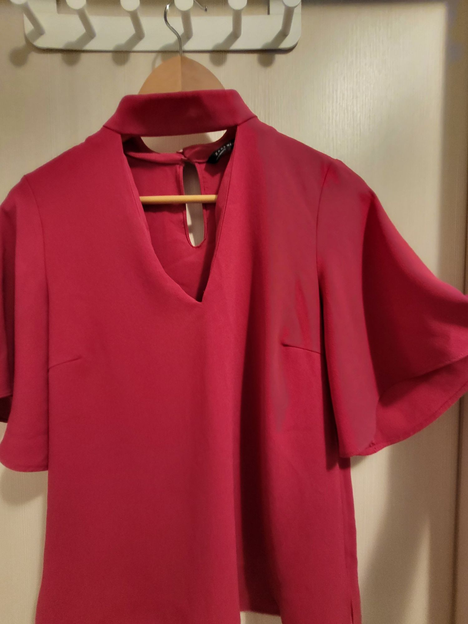 Цикламена блуза ZARA с ефектно закопчаване през врата