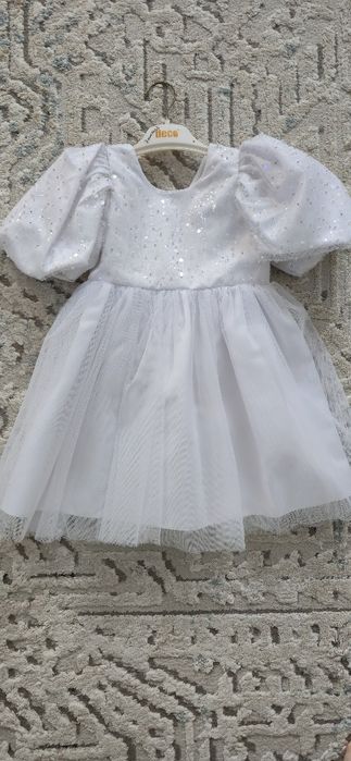 Платье нарядное на