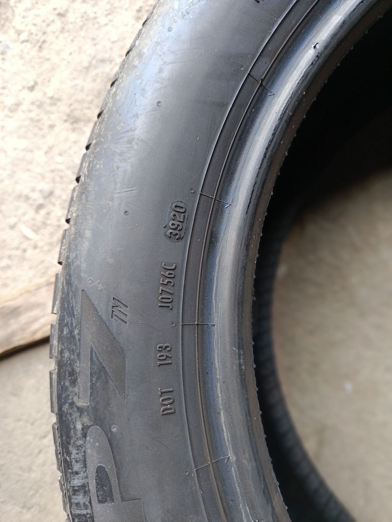 Летни гуми -17цола -215/55-1бр.-110лв."PIRELLI"
