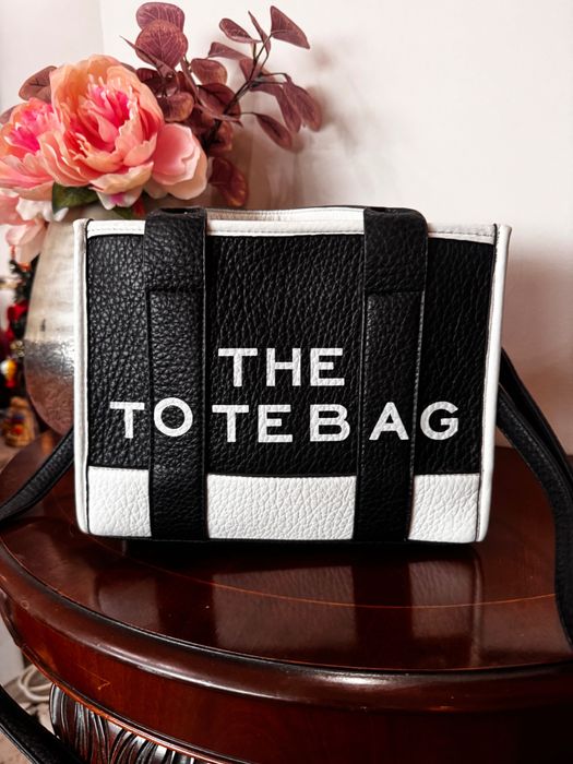 The tote bag чанта