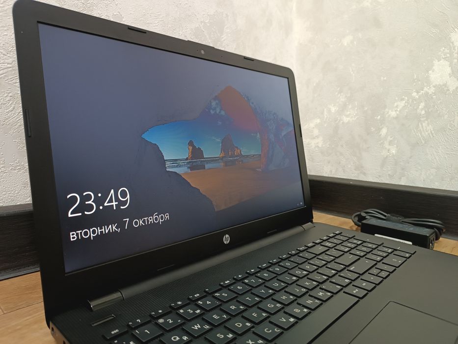 Notebook HP Windows 10 Pro.