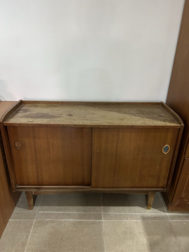 Продам старые мебели