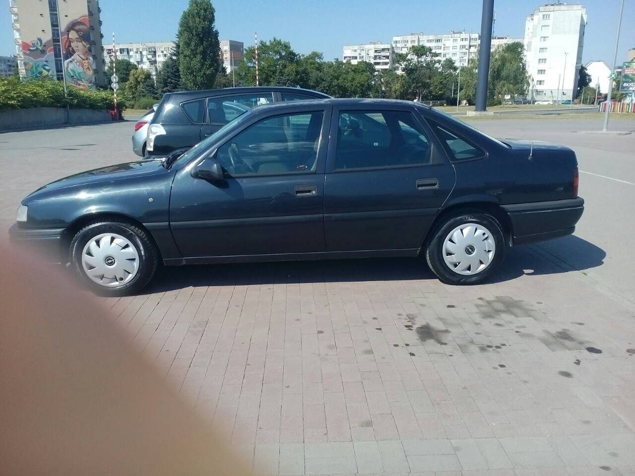 Опел Вектра 1.6 черна
