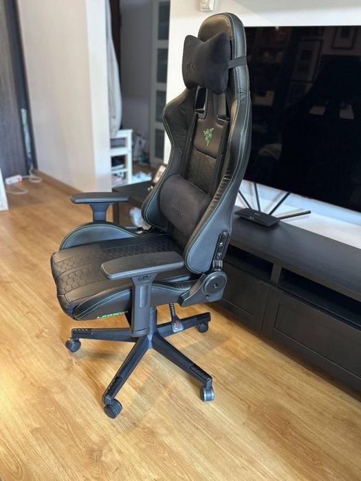 Vând scaun gaming TYPE Z – Razer Edition™ by Legend
