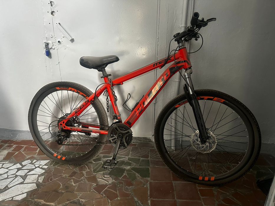 Велосипед б/у  нужен тормоз,переключатель    скоростей.