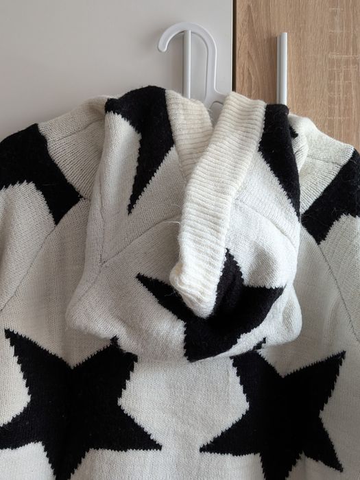 Вълнен суичър със звезди