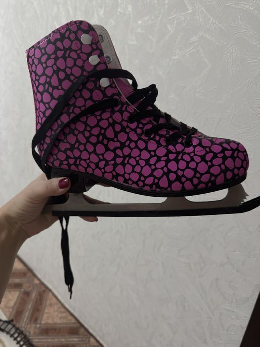 Продам коньки для девочки