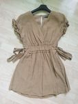 Къса рокля Zara в цвят khaki