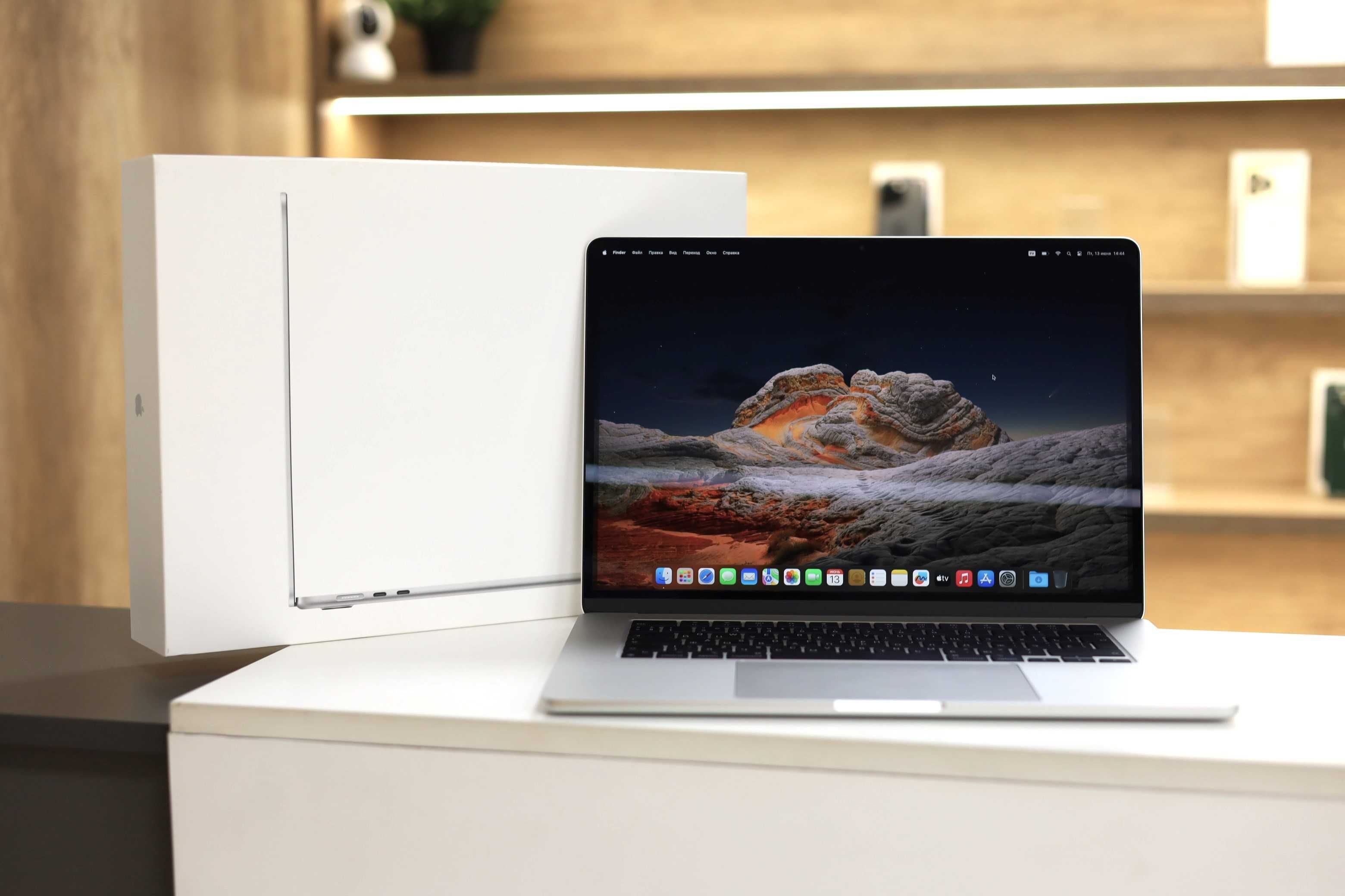 MacBook Air 15.3' M3 (2024 г.) 100% 7 - циклов